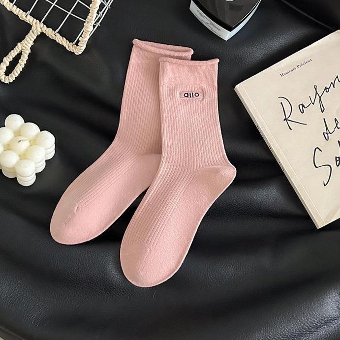 Women's Fall New Solid Color Embroidery Letter Boneless Tube Pile Socks