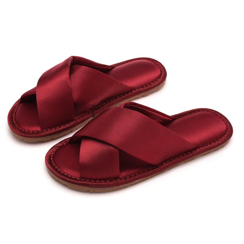 2024 Wedding Bridal Dressing Gown Slippers Wedding Festive Red A Couple of Indoor Slippers Bridesmaids Fancy