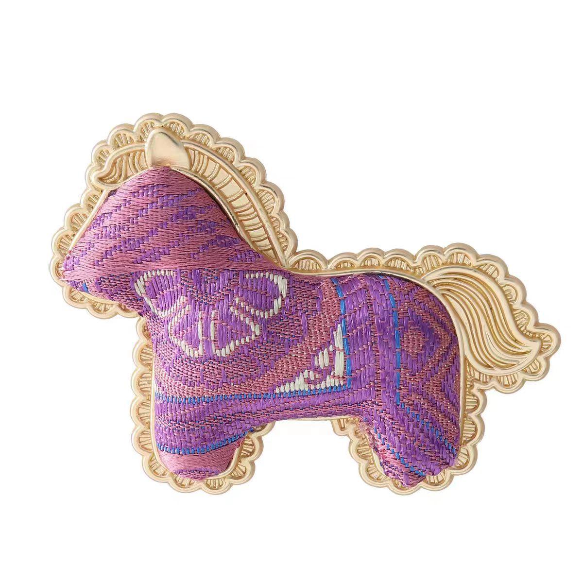 Song brooch brooch purple qi from the east to the national style Hanfu accessories handmade pattern pins butterfly corsage pressed clothes