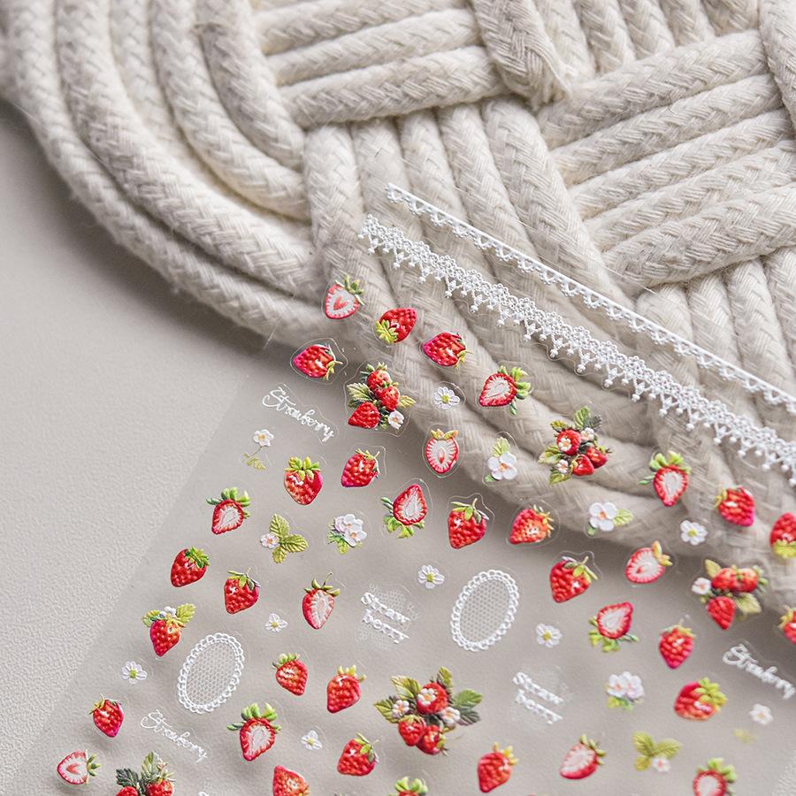 Рельефные кружевные наклейки для ногтей с клубникой. Изготовление своими руками — фото 5