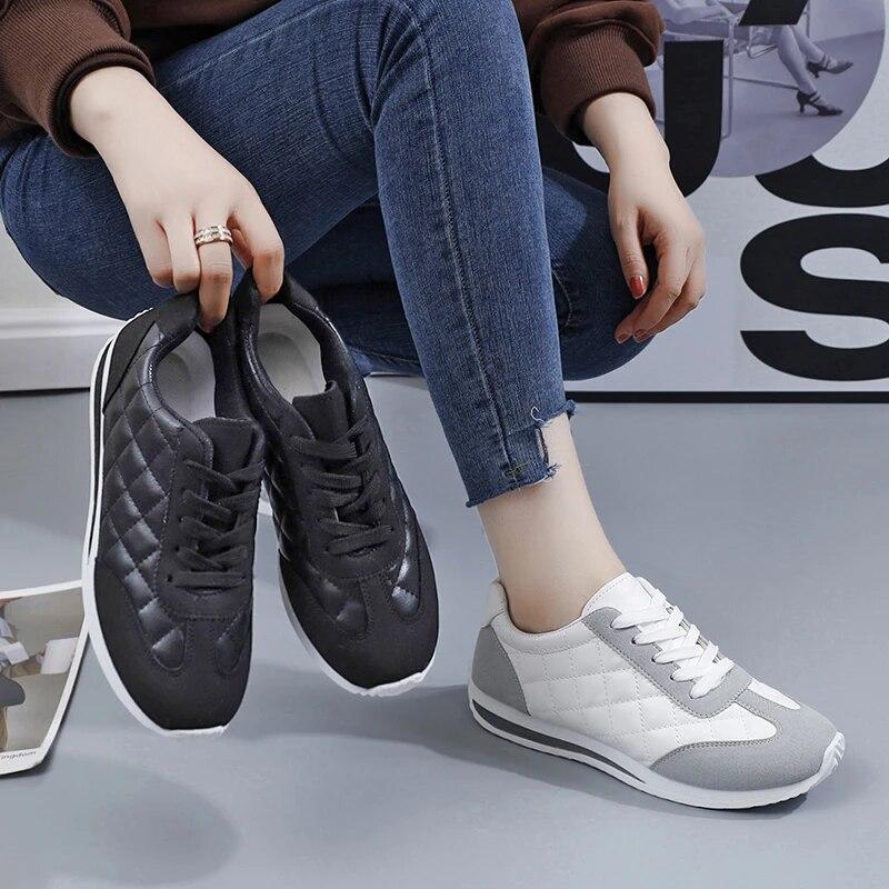 Women Casual Walking Shoes Summer Flat Lace Up Sneakers Fashion Wild Flat-bottomed Loafers Women Sneakers