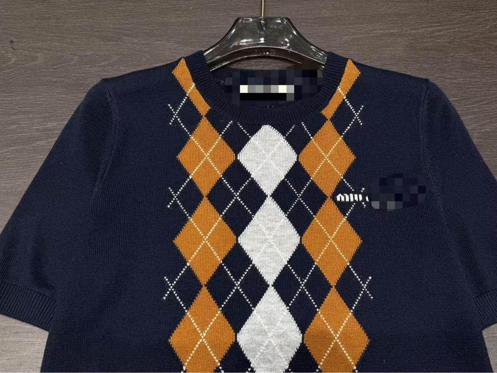 Miu Style Francuski Retro Hepburn Brązowy Argyle Krótki Rękaw Wełniany Top Dzianinowy (2025)