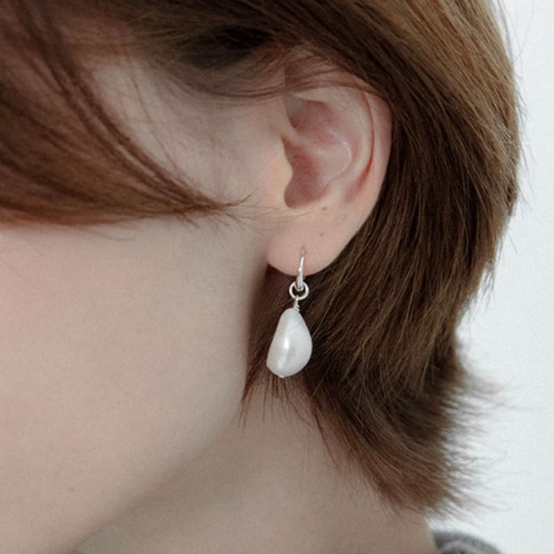 

TACIT Baroque pearl drop earrings Free