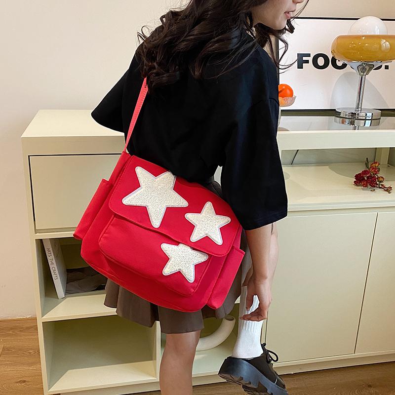 Schultertasche mit kontrastfarbigem Sternmuster, modisch lässig, bequeme Träger, großes Fassungsvermögen