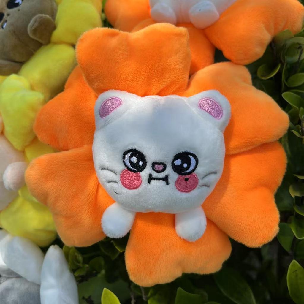 SKZOO Straykids Flower Toy Flush Doll Felix Lee Know Han Hyunjin