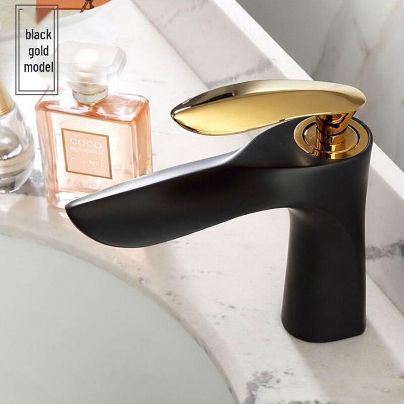 European Style Black Brass Basin Faucet with White Pull-out Mixer