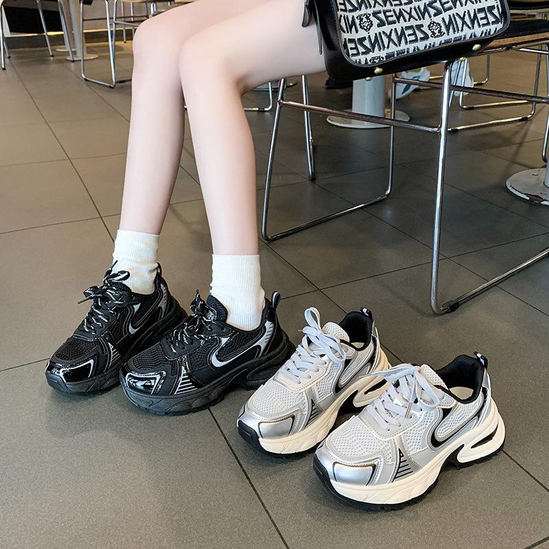 Super soft 2025 new thick-soled retro casual dad shoes versatile sports shoes popular running European station ins tide
