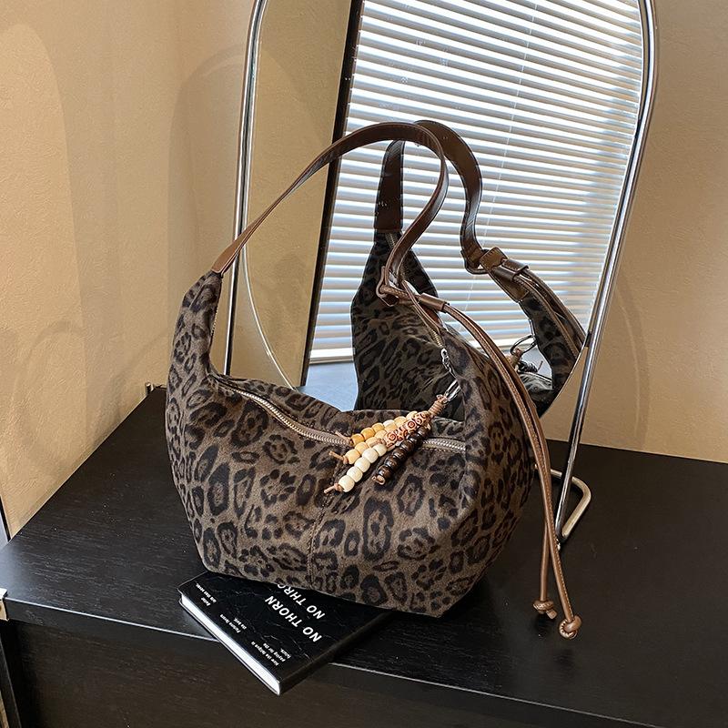 Casual commuting 2025 new tote bag autumn suede large capacity Internet celebrity explosion fashion shoulder messenger bag