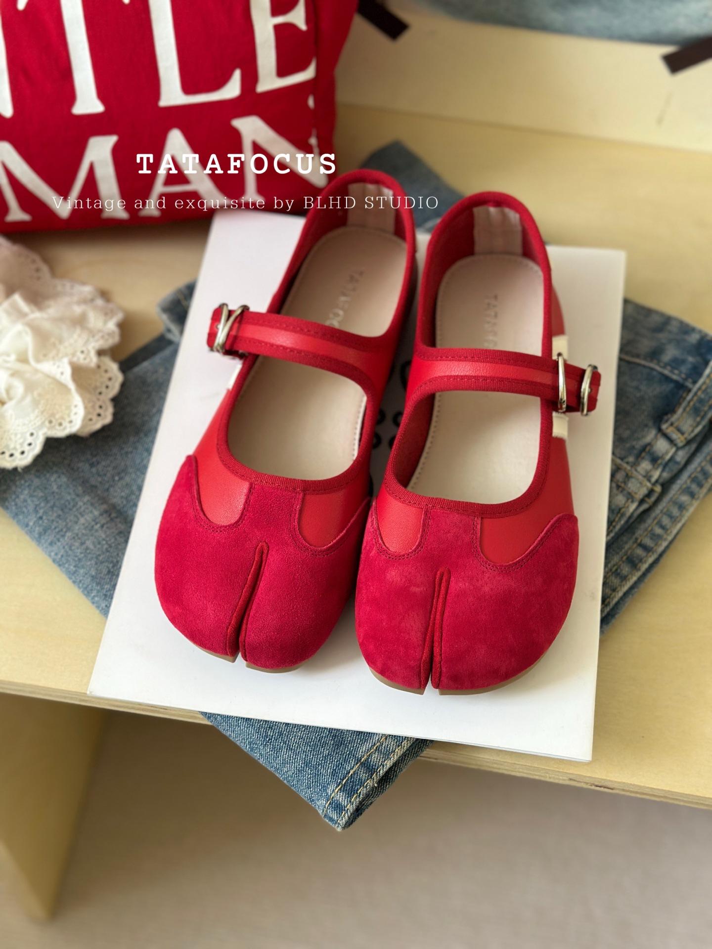 

Leather split-toed shoes women s 2025 spring new versatile casual pig s trotters soft-soled soft-faced shallow-mouth single shoes 35