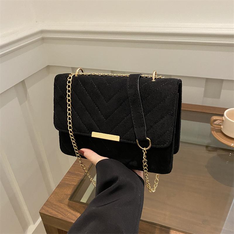 

Stylish and simple chain bag women s 2025 spring new texture ins small square bag retro commuter messenger women s bag чёрный