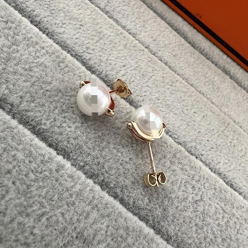 Exquisite Rose Gold Pearl Earrings: Versatile & Stylish for Women