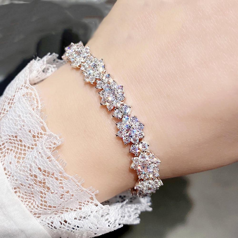Elegant Sunflower Bracelet for Women S925 Silver Plated with Sparkling Zircon Flower Perfect Gift for Bestie