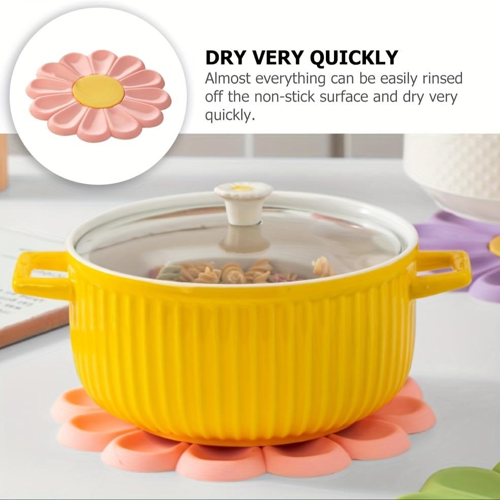 1PC Daisy Flower Silicone Heat Insulation Mat Small Anti-scalding and High Temperature Resistant Pot Mat Advanced Sense Pot Dining Table Vegetable Mat