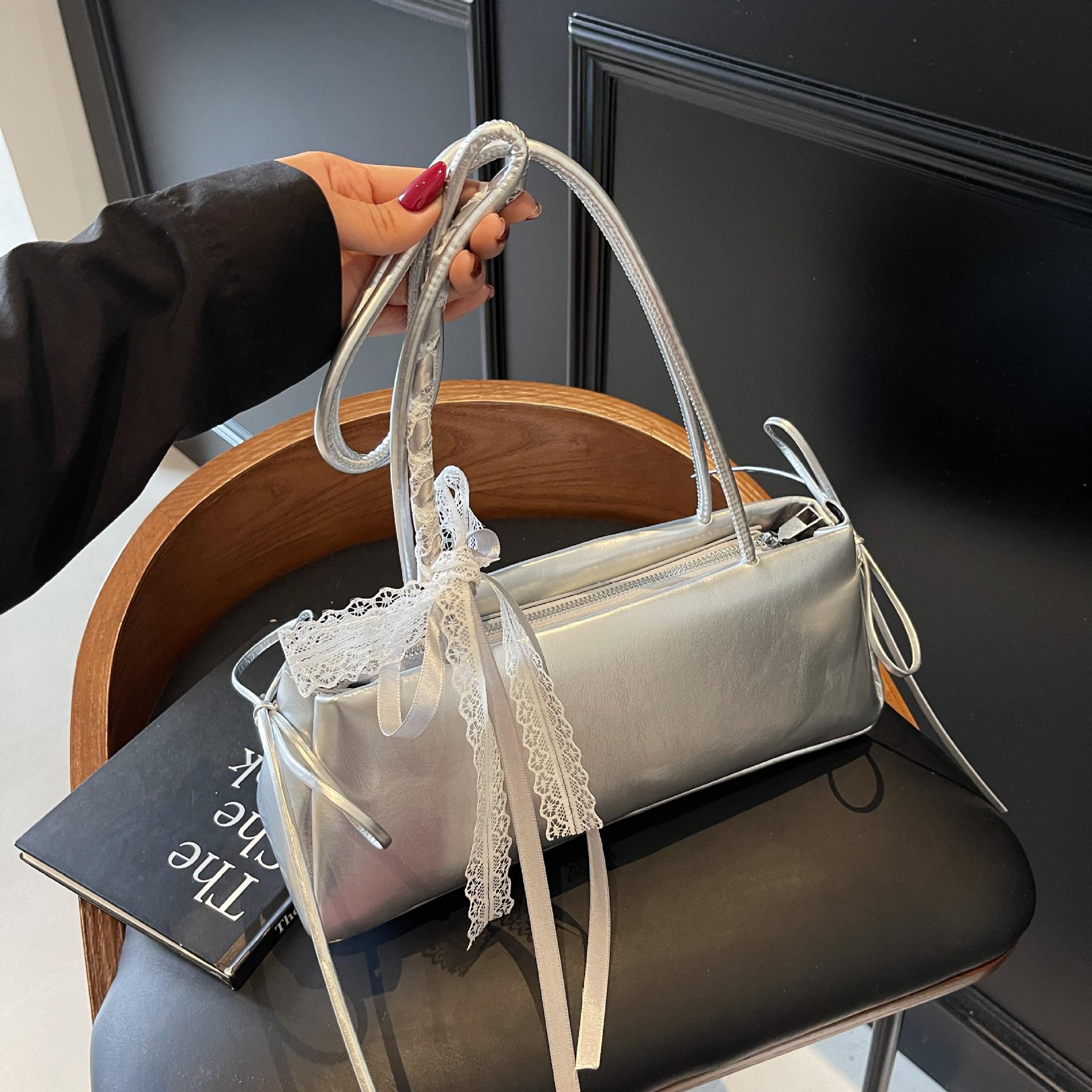 

Трансграничная кружевная сумка подмышку: Весенняя коллекция 2025 - Универсальная женская плечевая сумка с длинным ремешком Includes Charm серебряный