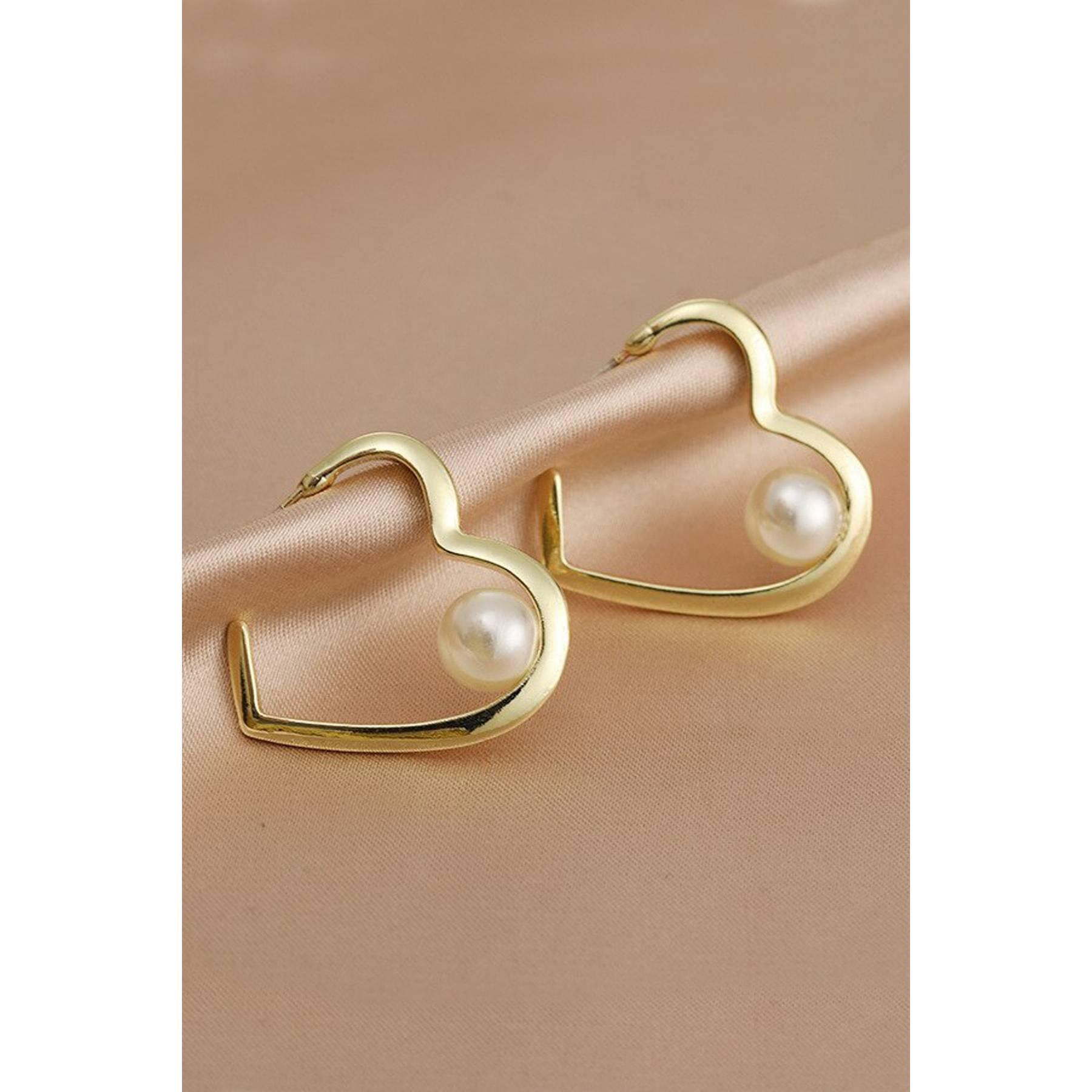 

Женские золотые серьги-сердечки с жемчугом