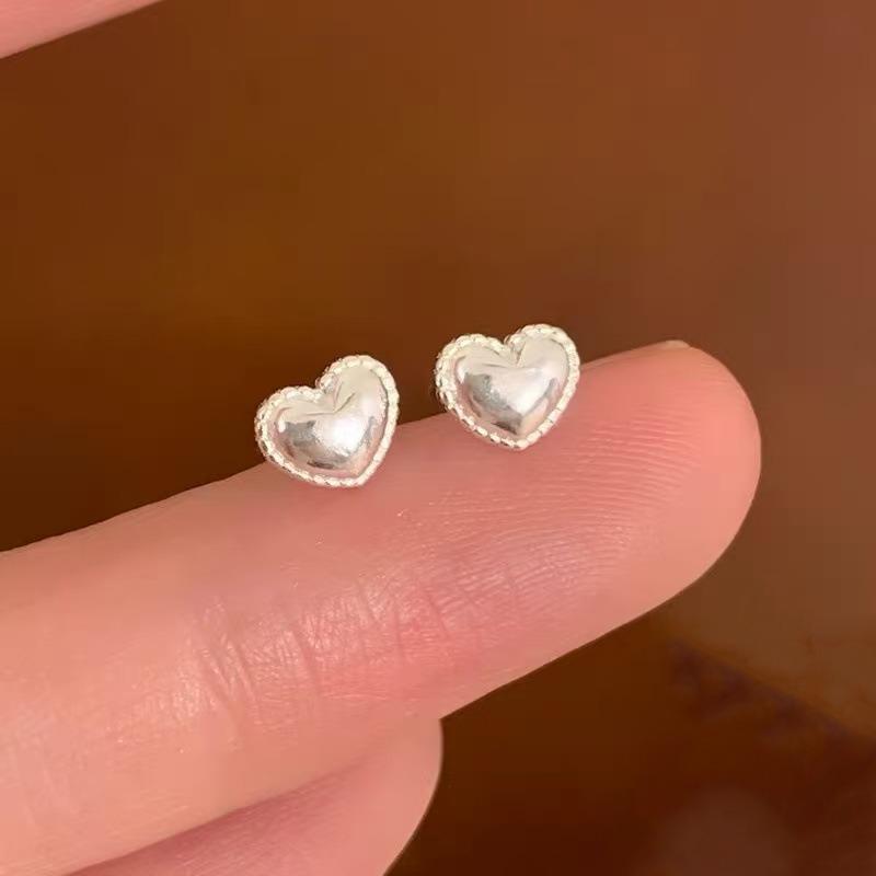 Raising Ear Holes, Small Stud Earrings for Women, Simple, Sweet, Small and Fresh Earrings, Niche Design, Versatile Earrings