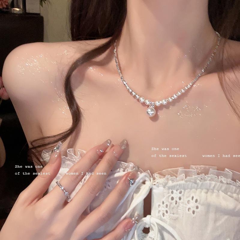 Light Luxury Niche High-end Pearl Necklace Women's Fashion Versatile Temperament Titanium Steel Clavicle Chain Internet Celebrity Necklace