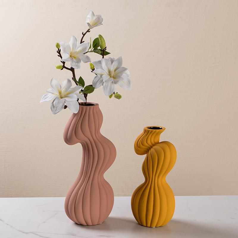 Ceramic Vase Geometric Twisted Stripes Abstract Flower Arrangement Accessories Flower Vase Home Decoration Accessories