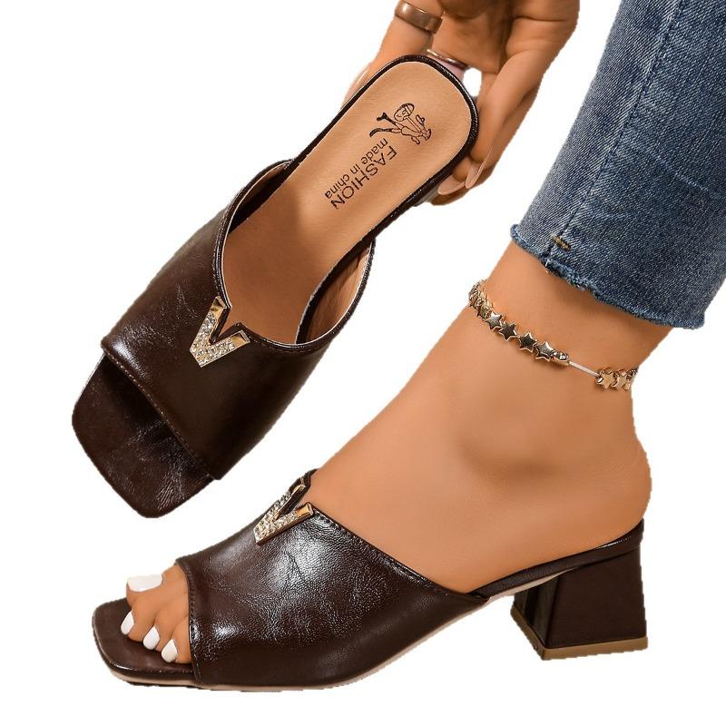 Women's Wide Width Single Strap Slides, Chunky Heel V-Decor Sandals, Outdoor Summer Slippers for Women