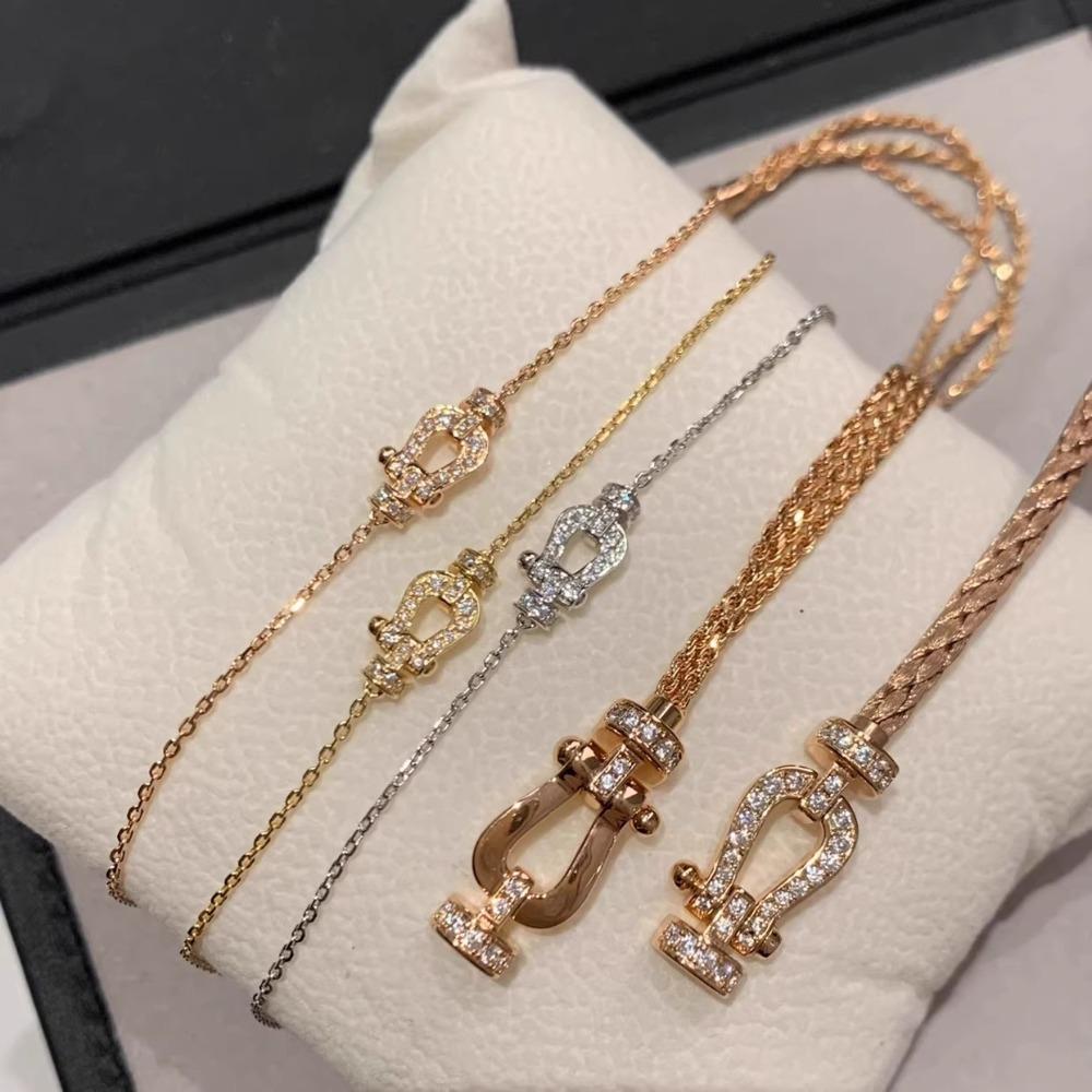 Plně pozlacený 18K růžovým zlatem Párový dárkový náramek s přezkou ve tvaru podkovy písmeno U V Náramek Gypsy Star Náramek s magnetickou přezkou