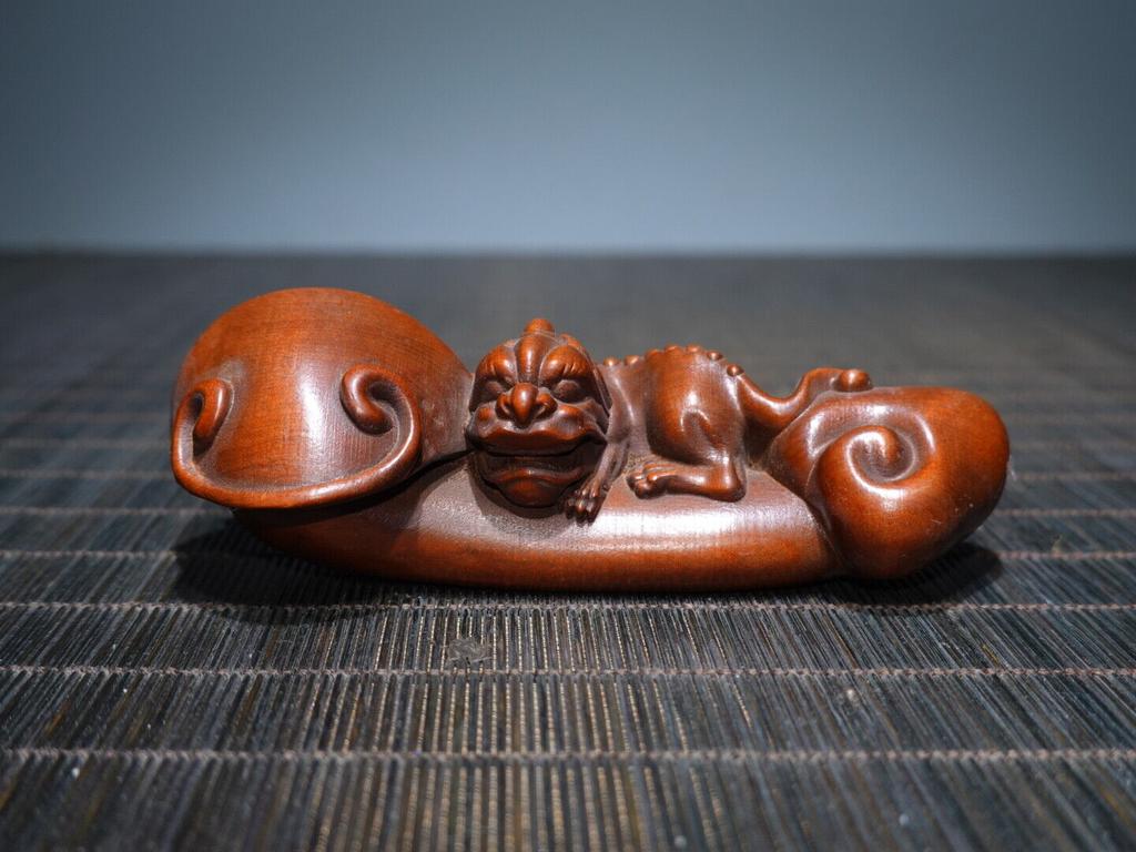 Chinese Antique Vintage Boxwood Carving Exquisite Pixiu Ruyi Statue Figurines