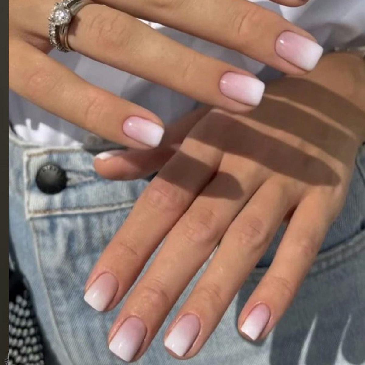 Европейский бестселлер: Простые Модные Квадратные Носимые Наклейки для Ногтей - Маникюр  Пикантная Девушка  Розово-Белый Градиент