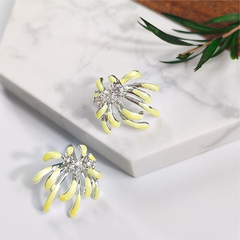 Zircon Firework Silver Stud Earrings - Luxurious High-End Look, Versatile and Chic with Silver Needle.