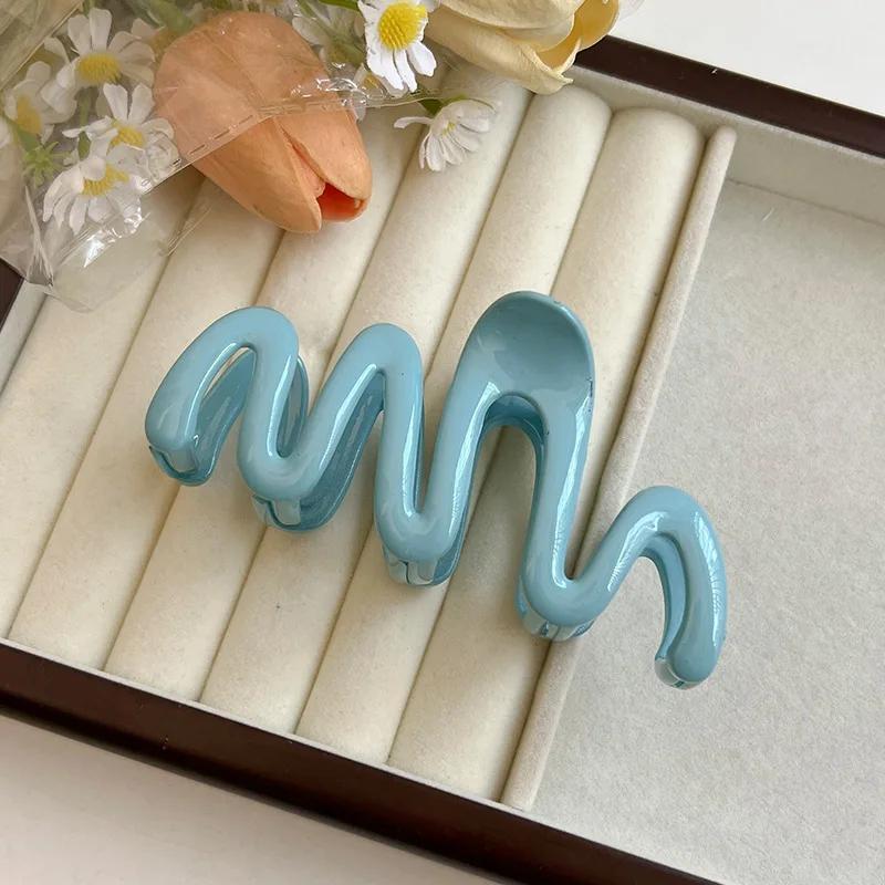 Colorful Wave Hair Claw Clips Women Korean Plastic Shark Hair Clip Geometry High Ponytail Barrette Hairpin Girl Hair Accessories