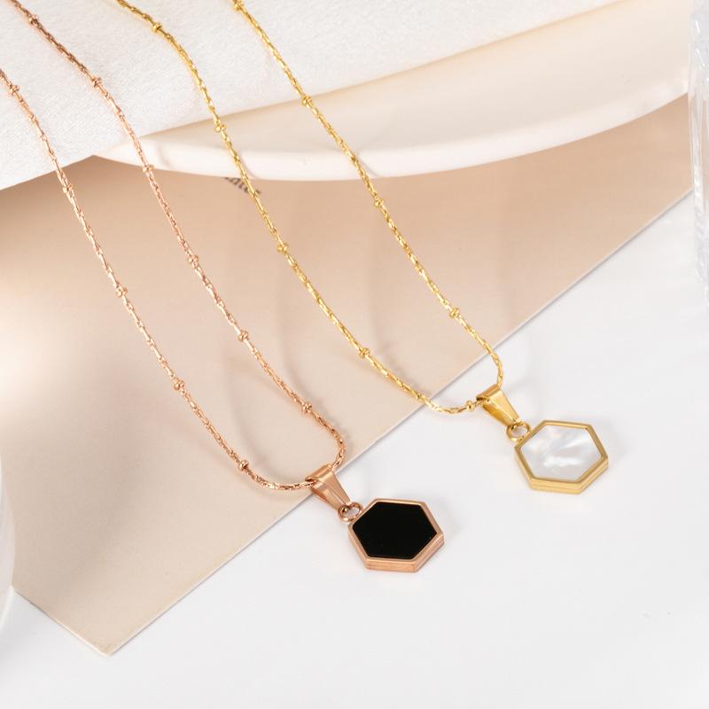 Colar de aço inoxidável com pingentes de concha para mulheres, pingentes geométricos pretos e brancos, colar de ouro rosa, joias da moda hexagonal