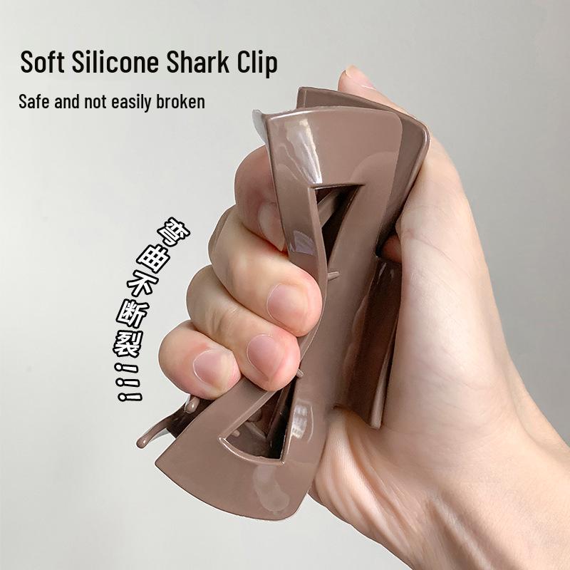 2025 Soft Silicone Shockproof Shark Hair Claw Clip - Durable, High-End Accessory