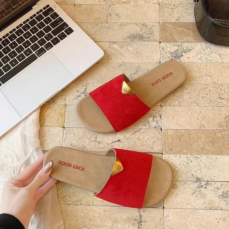 Fashion Slippers One-word Women's Summer Summer New Beach Out Flat-bottomed Superb Soft-bottomed Slippers