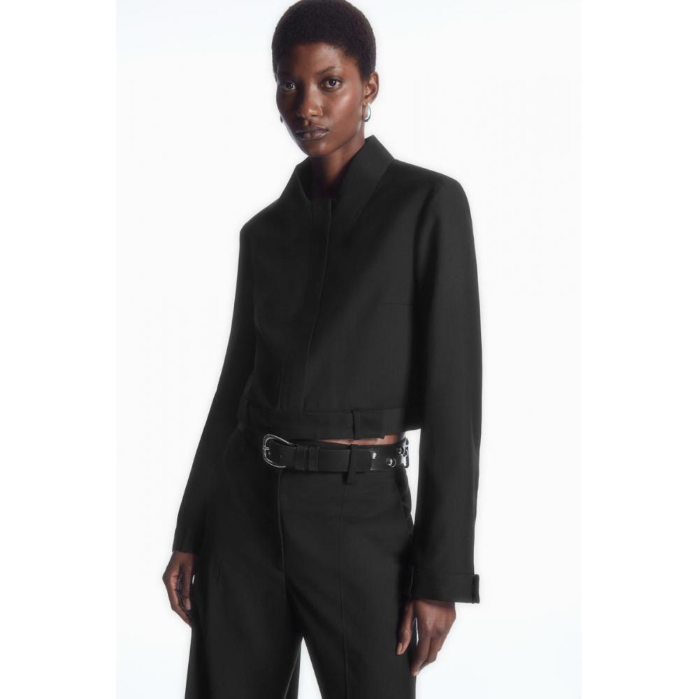 

Пиджак строгого кроя COS Japan с мощными плечами в деконструированном стиле