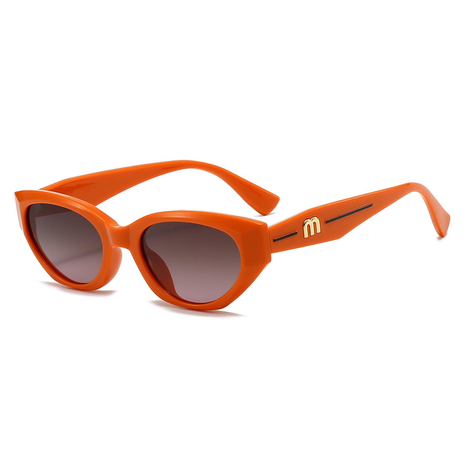 

New polarized TAC personality Joker UV sunglasses Cat s eye fashion advanced street shooting UV outdoor driving mirror. красный