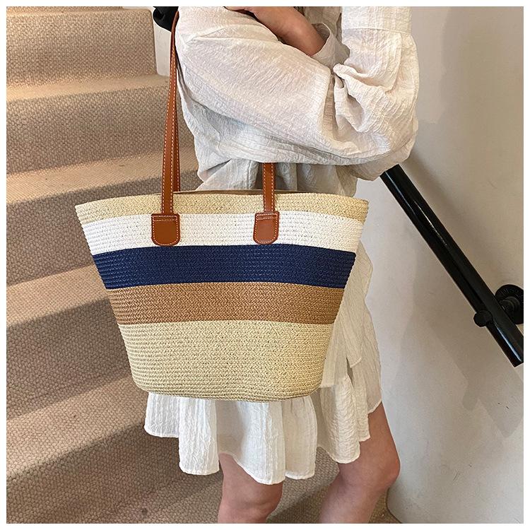 Trendy and Fashionable Straw Bag Shoulder Large Capacity Women's Bag Seaside Vacation Woven Tote Bag Portable French Beach Bag