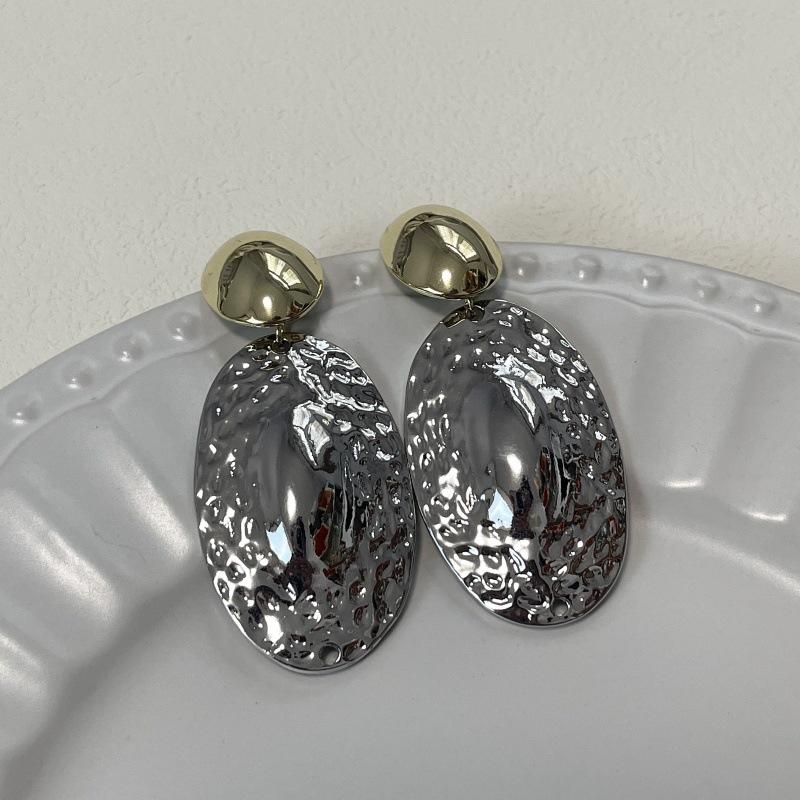 Metal Oval Drop Earrings for Women European And American Style Personality Exaggerated Fashion Daily Jewelry Travel Accessories