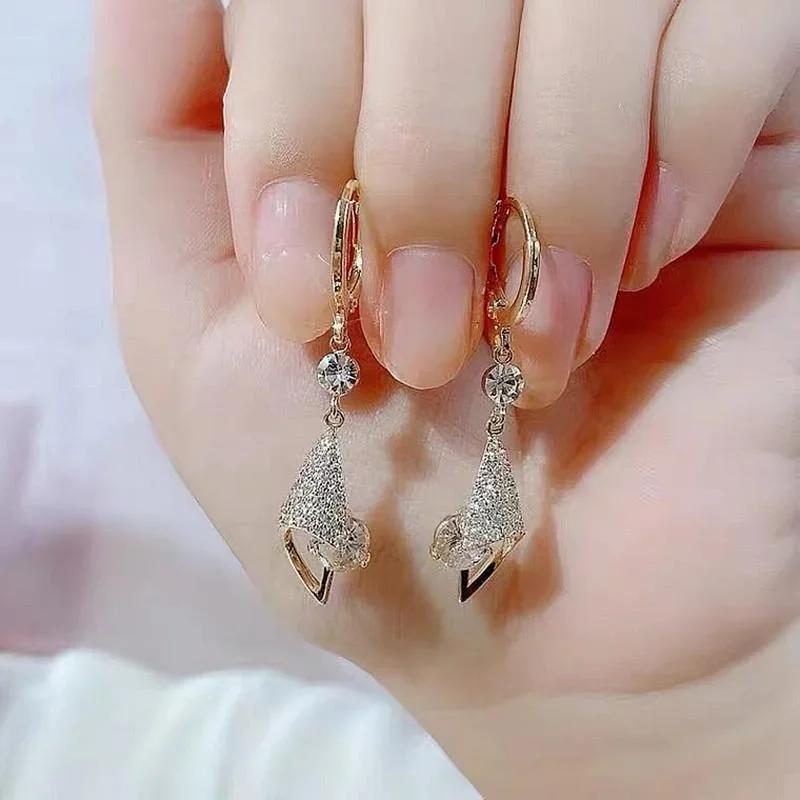 New Trendy Niche Light Luxury Three-dimensional Micro Inlaid Water Drop Earrings for Women Exquisite Earrings Christmas Gift