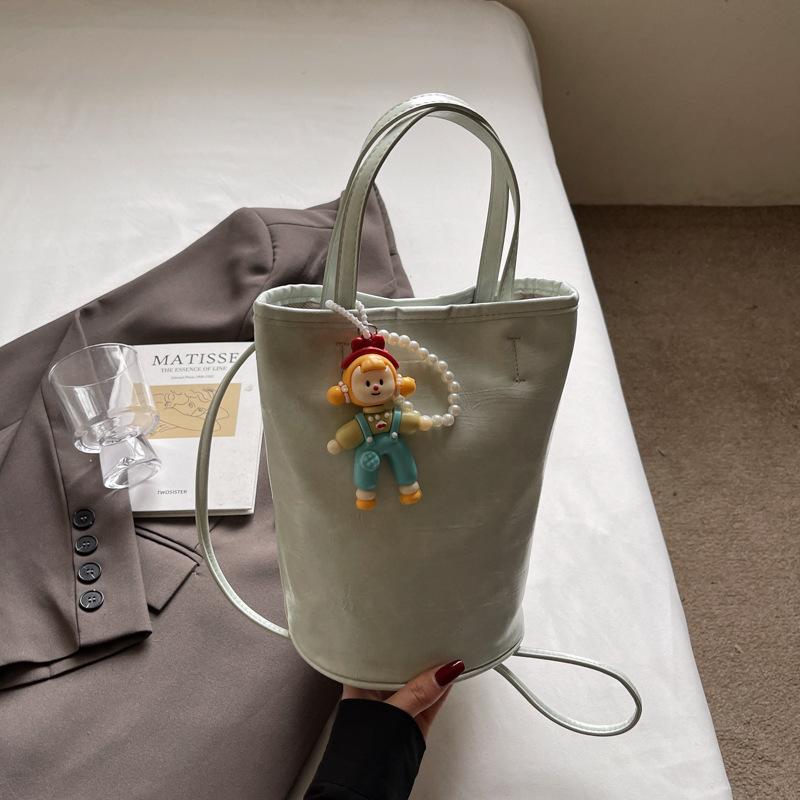 This Year's Popular Portable Bucket Bag Women's 2025 Summer New Simple Foreign Commuter Shoulder Bag Fashion Messenger Bag