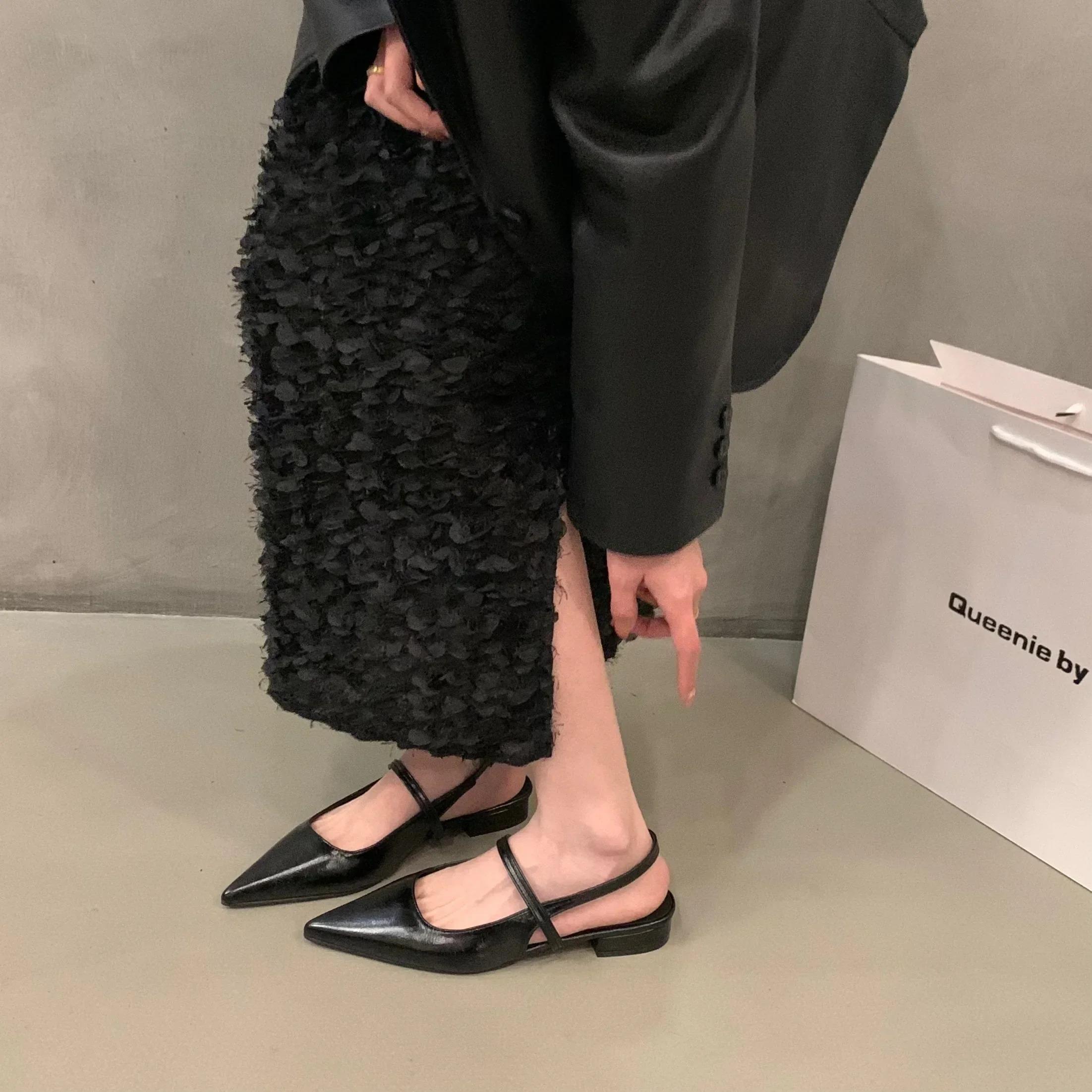 

Модные низкие сандалии женские кожаные женские бежевые туфли женские 2024 ремешок на щиколотке неглубокие перекрещивающиеся летние каблуки на низком каблуке черные новые Ou 39 чёрный