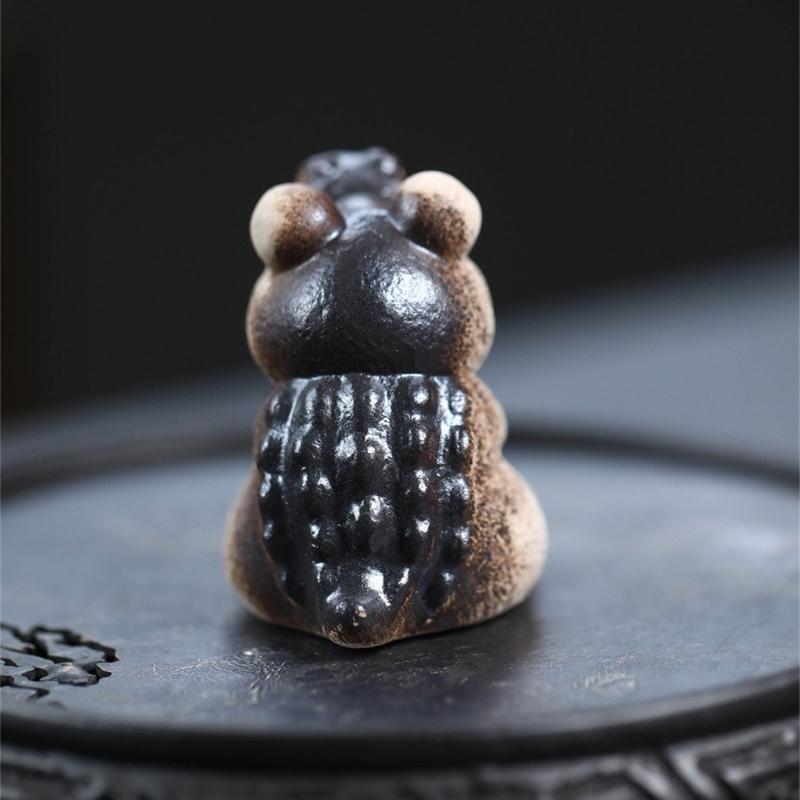 Exquisite Resin Tea Pet Elegant Tea Pet Sculpture Perfect for Tea Shops