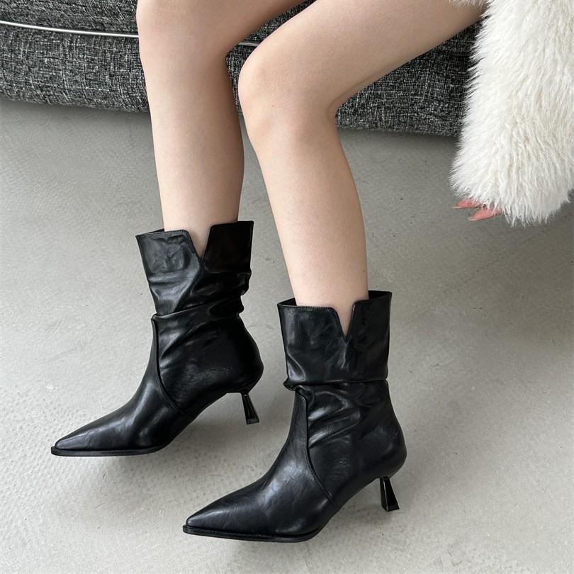 Französisches Temperament hochhackige dünne kurze Stiefel Kinder 2025 Herbst und Winter neu plissierte spitze kurze Schaft dünner Absatz nackte Stiefel