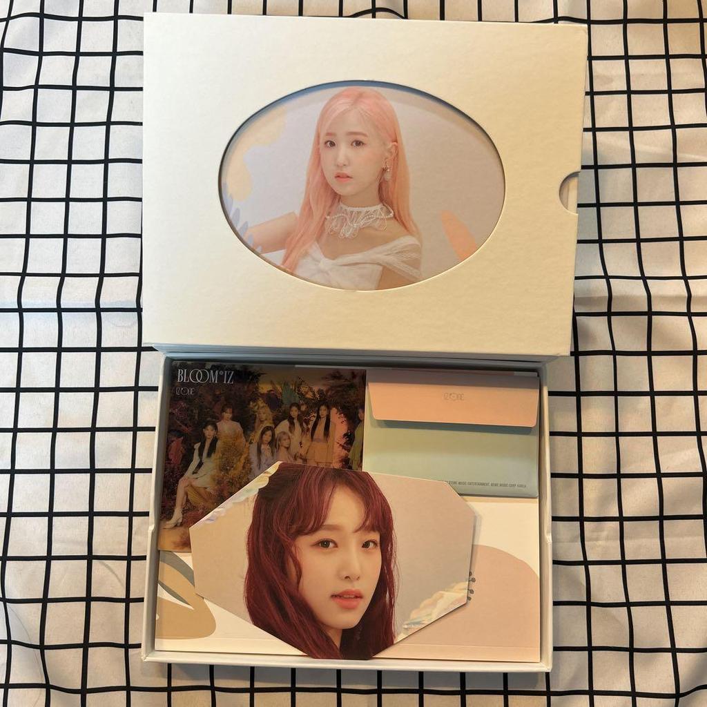 [USED] IZONE Album Set