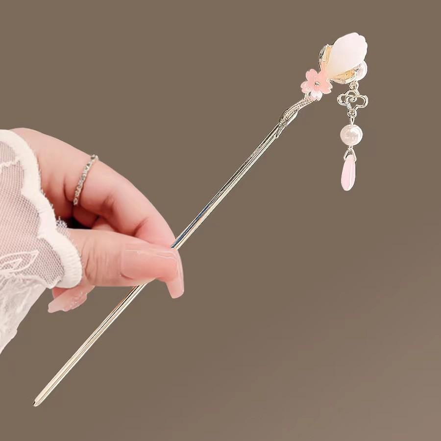 Four Seasons Chinese Tassel Hairpin: Ancient Style Hanfu with Fresh Pearl and Jiangnan Classical Cheongsam Hair Accessory