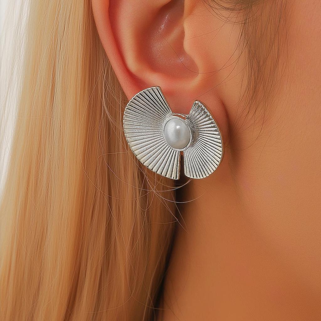 2PC Women's Retro Cream Layered Petals Daisy Flower Pendant Earrings Fashion Jewelry Dressing Carnival Party Gifts