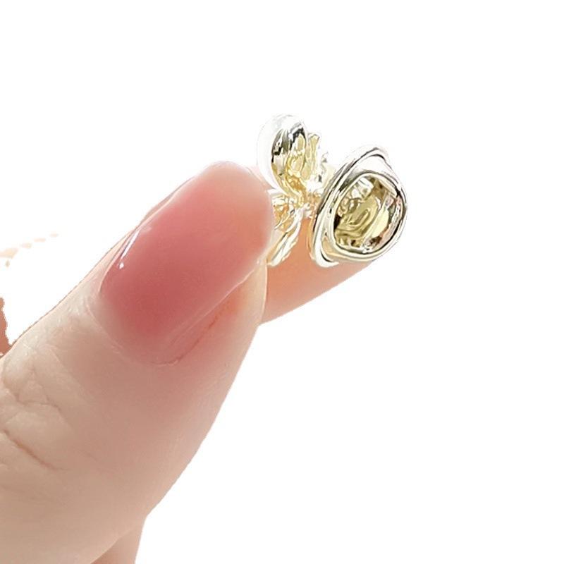 Korean Simple Mini Cat's Eye Stone Butterfly Collar Pin - Invisible Leak-Proof Brooch for Women