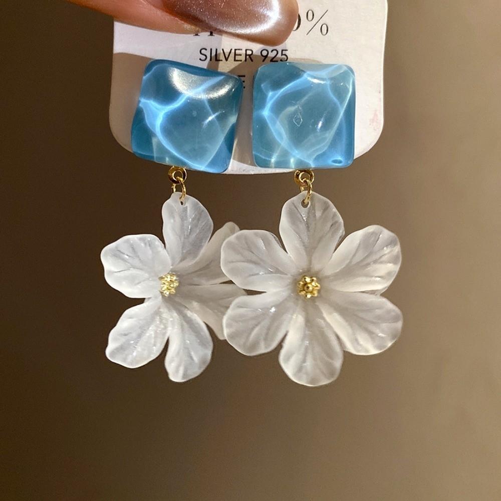 Exaggerated Women Earrings Temperament Ladies Stud Earrings Acrylic Flower Earrings  Beach Vacation