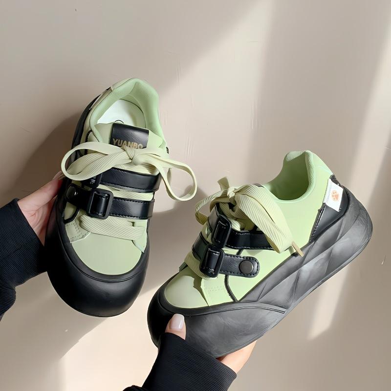 

Little white shoes women s platform heightening shoes 2025 autumn new models with skirts big head casual shoes ins versatile board shoes 40