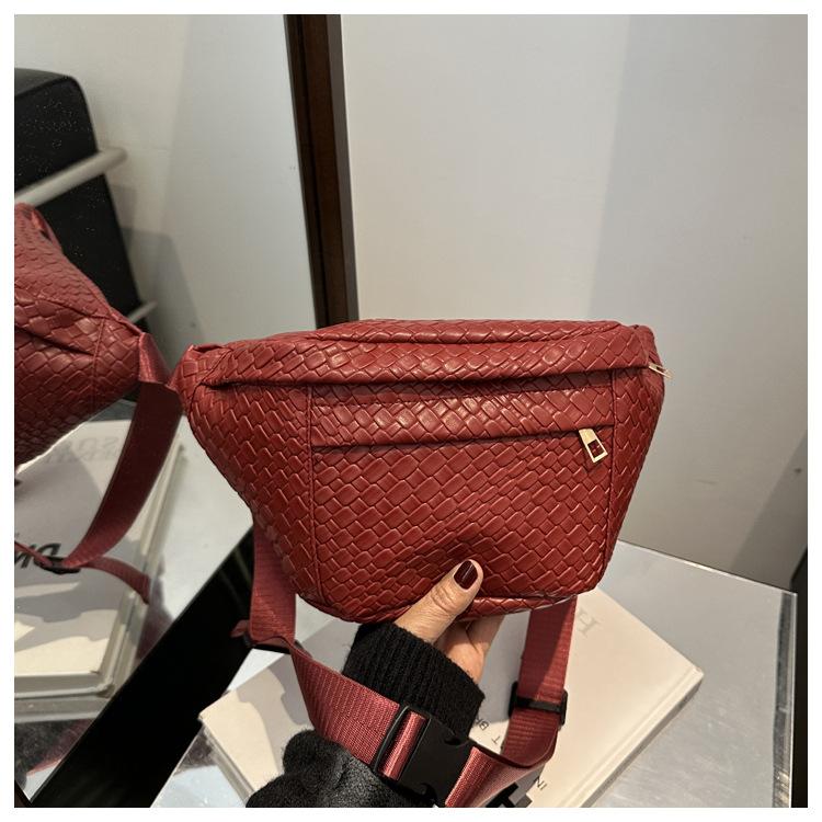Foreign Style 2025 Spring New Retro PU Woven Women's Fanny Pack, Popular Shoulder Messenger Bag This Year, Trendy Breast Bag