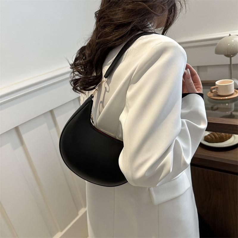 Stylish Street Fashion Pu Crescent Shoulder Bag Trendy Hobo Handbag For Women