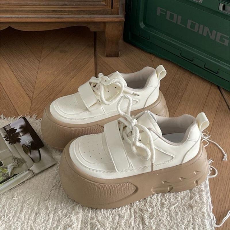 New Spring and Summer Round Head Versatile High Sense Increased Platform White Shoes Retro Lightweight Student Casual Board Shoes