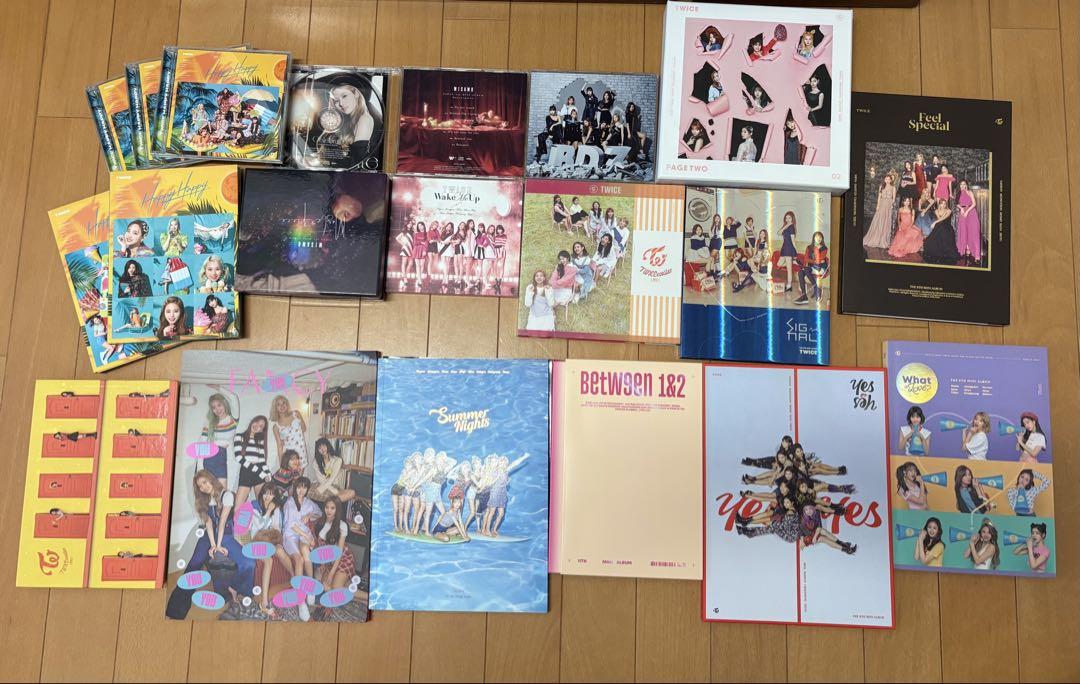 

[USED] TWICE albums, posters, CDs, etc.